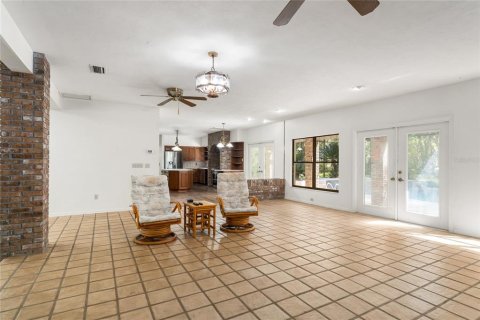 House in Gainesville, Florida 4 bedrooms, 328.6 sq.m. № 1609532 - photo 19