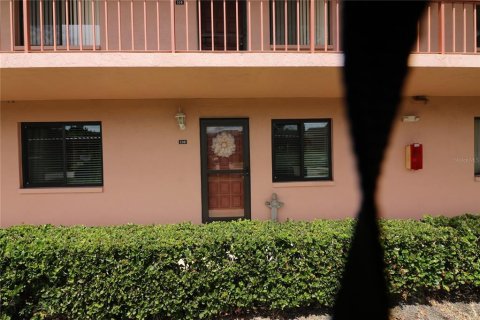 Condo in Oldsmar, Florida, 2 bedrooms  № 2349657