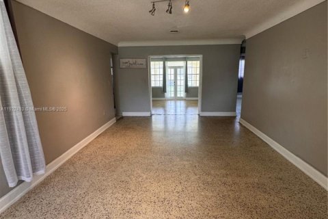 Villa ou maison à louer à Hallandale Beach, Floride: 3 chambres, 149.2 m2 № 2018883 - photo 7