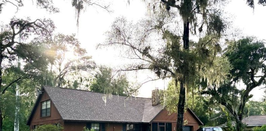 House in Inverness, Florida 2 bedrooms, 173.91 sq.m. № 2211444
