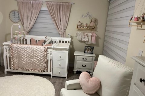 Снять в аренду кондоминиум в Лодерхилл, Флорида 2 спальни, 88.81м2, № 1986819 - фото 10