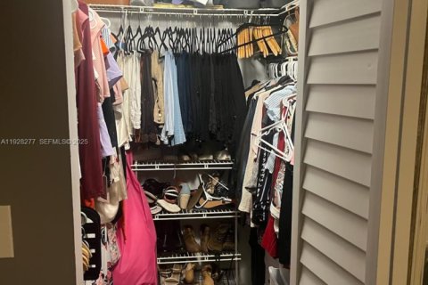 Снять в аренду кондоминиум в Лодерхилл, Флорида 2 спальни, 88.81м2, № 1986819 - фото 12