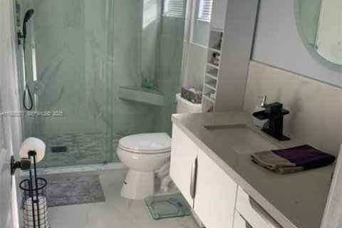 Снять в аренду кондоминиум в Лодерхилл, Флорида 2 спальни, 88.81м2, № 1986819 - фото 2