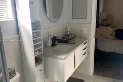 Снять в аренду кондоминиум в Лодерхилл, Флорида 2 спальни, 88.81м2, № 1986819 - фото 3