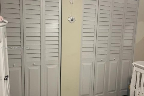 Снять в аренду кондоминиум в Лодерхилл, Флорида 2 спальни, 88.81м2, № 1986819 - фото 11