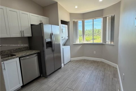 Снять в аренду кондоминиум в Майами, Флорида 2 спальни, 83.61м2, № 1974020 - фото 2
