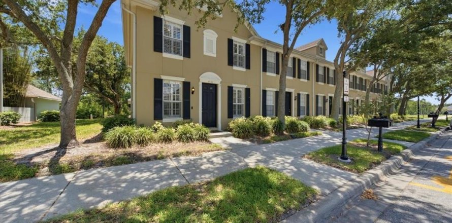 Townhouse in Tampa, Florida 3 bedrooms, 143.07 sq.m. № 2202712