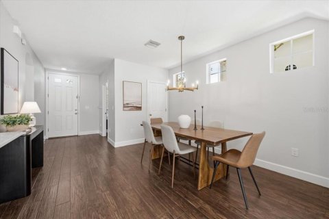 Townhouse in Tampa, Florida 3 bedrooms, 143.07 sq.m. № 2202712 - photo 11