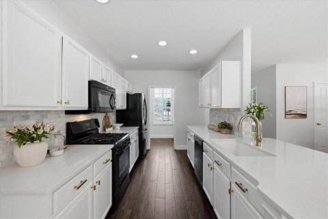 Townhouse in Tampa, Florida 3 bedrooms, 143.07 sq.m. № 2202712 - photo 7