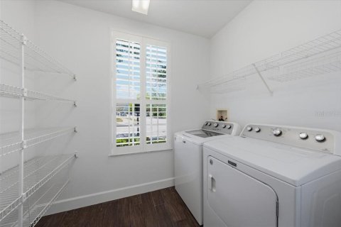 Townhouse in Tampa, Florida 3 bedrooms, 143.07 sq.m. № 2202712 - photo 13
