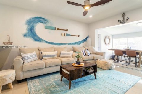 Купить виллу или дом в Форт-Лодердейл, Флорида 2 спальни, 116.13м2, № 1989613 - фото 3