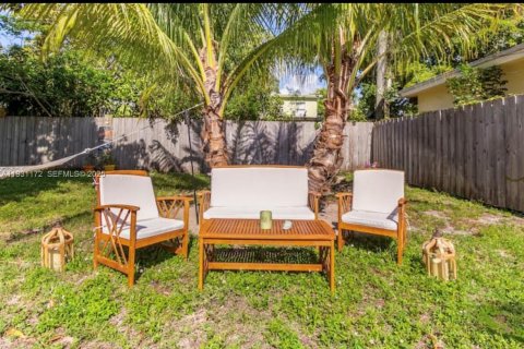 Купить виллу или дом в Форт-Лодердейл, Флорида 2 спальни, 116.13м2, № 1989613 - фото 11