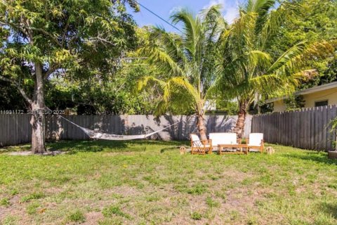 Купить виллу или дом в Форт-Лодердейл, Флорида 2 спальни, 116.13м2, № 1989613 - фото 12