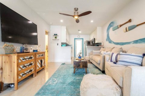 Купить виллу или дом в Форт-Лодердейл, Флорида 2 спальни, 116.13м2, № 1989613 - фото 2