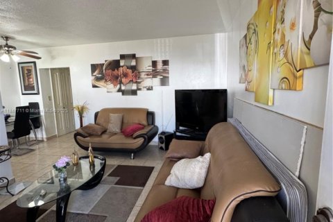 Copropriété à vendre à Miami, Floride: 1 chambre, 51.19 m2 № 2088729 - photo 8