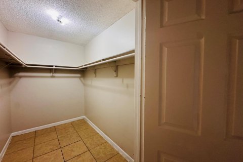 Condo in West Palm Beach, Florida, 1 bedroom № 2382978 - photo 23