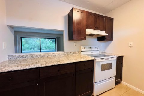 Condo in West Palm Beach, Florida, 1 bedroom № 2382978 - photo 9