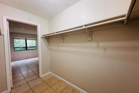 Condo in West Palm Beach, Florida, 1 bedroom № 2382978 - photo 22