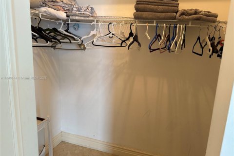 Condo in Sunny Isles Beach, Florida, 2 bedrooms  № 1316611 - photo 30