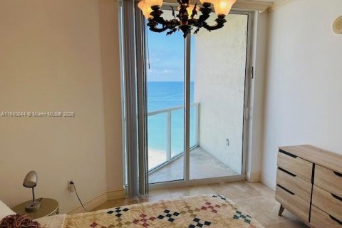 Condo in Sunny Isles Beach, Florida, 2 bedrooms  № 1316611 - photo 27