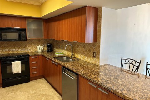 Condo in Sunny Isles Beach, Florida, 2 bedrooms  № 1316611 - photo 20