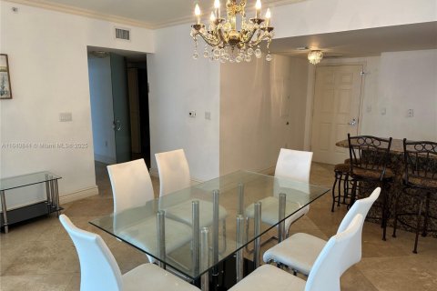 Condo in Sunny Isles Beach, Florida, 2 bedrooms  № 1316611 - photo 18
