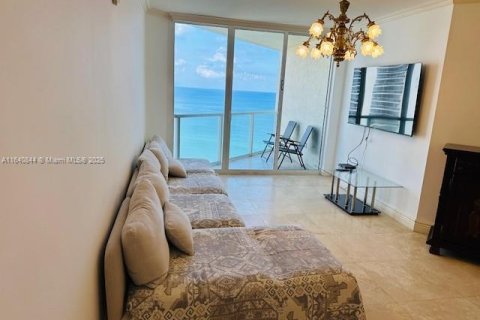 Condo in Sunny Isles Beach, Florida, 2 bedrooms  № 1316611 - photo 16
