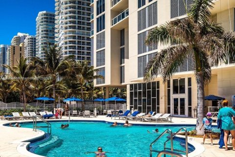 Condo in Sunny Isles Beach, Florida, 2 bedrooms  № 1316611 - photo 2