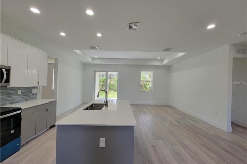 House in North Port, Florida 3 bedrooms, 138.98 sq.m. № 1886858 - photo 3