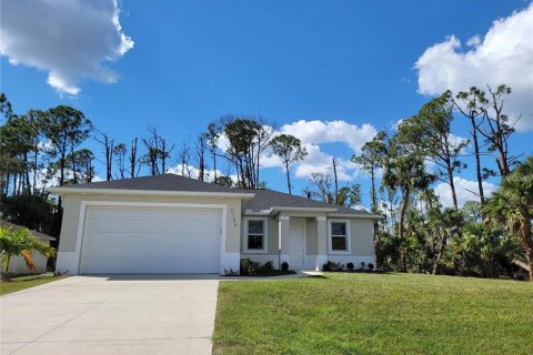 House in North Port, Florida 3 bedrooms, 138.98 sq.m. № 1886858 - photo 1