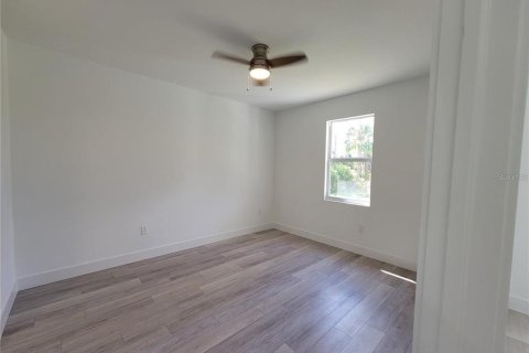House in North Port, Florida 3 bedrooms, 138.98 sq.m. № 1886858 - photo 20
