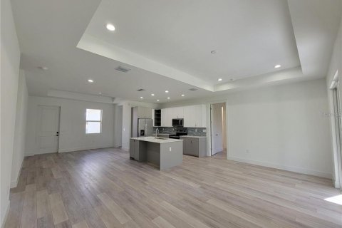 House in North Port, Florida 3 bedrooms, 138.98 sq.m. № 1886858 - photo 4