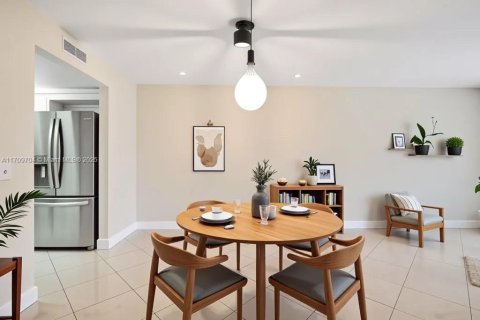 Купить кондоминиум в Пемброк-Пайнс, Флорида 2 спальни, 125.51м2, № 2038124 - фото 7