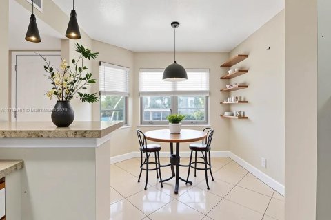 Купить кондоминиум в Пемброк-Пайнс, Флорида 2 спальни, 125.51м2, № 2038124 - фото 13