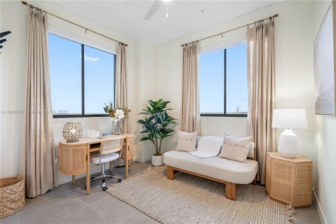 House in North Miami Beach, Florida 1 bedroom № 1950409 - photo 2