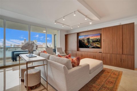 Copropriété à vendre à Aventura, Floride: 3 chambres, 263.84 m2 № 1860370 - photo 18