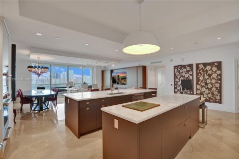 Copropriété à vendre à Aventura, Floride: 3 chambres, 263.84 m2 № 1860370 - photo 13