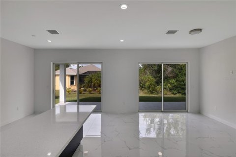 House in Rotonda, Florida 3 bedrooms, 192.87 sq.m. № 835227 - photo 5
