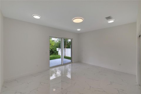 House in Rotonda, Florida 3 bedrooms, 192.87 sq.m. № 835227 - photo 16