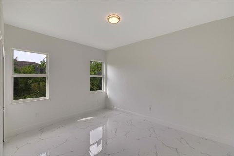 House in Rotonda, Florida 3 bedrooms, 192.87 sq.m. № 835227 - photo 27