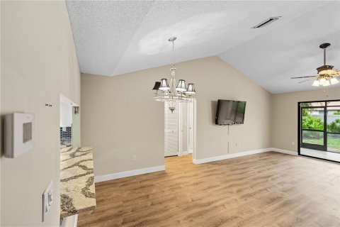 Copropriété à vendre à Englewood, Floride: 2 chambres, 96.62 m2 № 1902176 - photo 11
