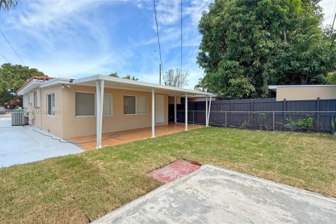 Casa en venta en Miami, Florida, 2 dormitorios, 106.28 m2 № 1855331 - foto 3