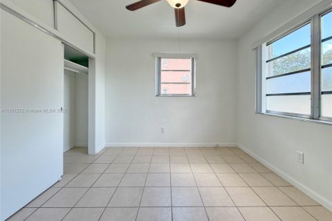 Casa en venta en Miami, Florida, 2 dormitorios, 106.28 m2 № 1855331 - foto 19