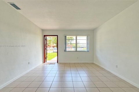 Casa en venta en Miami, Florida, 2 dormitorios, 106.28 m2 № 1855331 - foto 10