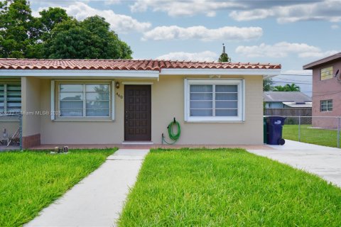 Casa en venta en Miami, Florida, 2 dormitorios, 106.28 m2 № 1855331 - foto 2