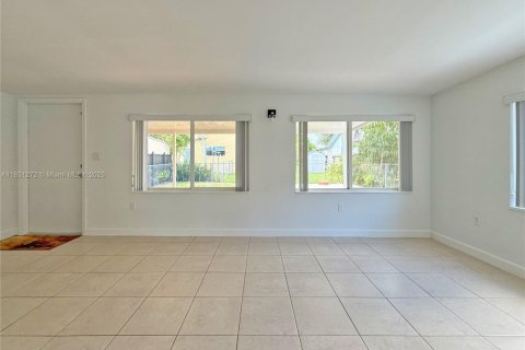 Casa en venta en Miami, Florida, 2 dormitorios, 106.28 m2 № 1855331 - foto 7