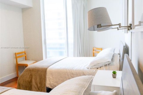 Condo in Surfside, Florida, 2 bedrooms  № 1934556 - photo 5