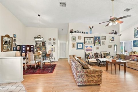 Villa ou maison à vendre à Sun City Center, Floride: 2 chambres, 165.55 m2 № 2413585 - photo 13