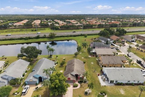 Villa ou maison à vendre à Sun City Center, Floride: 2 chambres, 165.55 m2 № 2413585 - photo 4