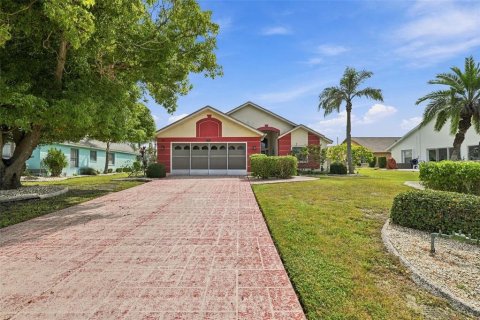 Villa ou maison à vendre à Sun City Center, Floride: 2 chambres, 165.55 m2 № 2413585 - photo 2